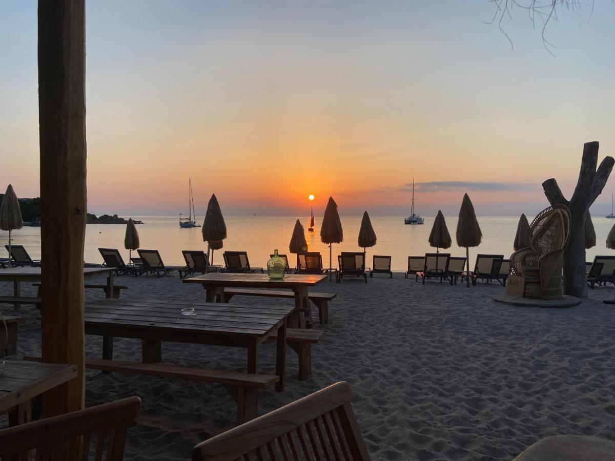 Les Lodges De La Plage U Dragulinu ساري سولينزارا المظهر الخارجي الصورة
